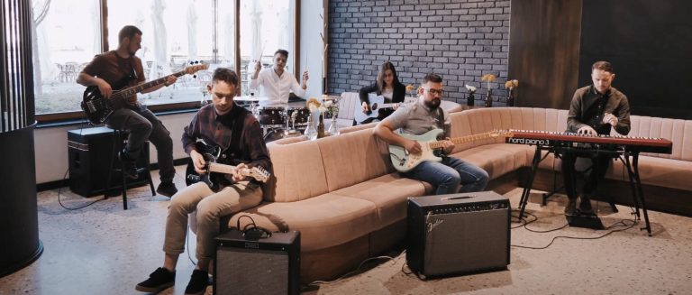 We present you the band of the year, EMABISZ Worship